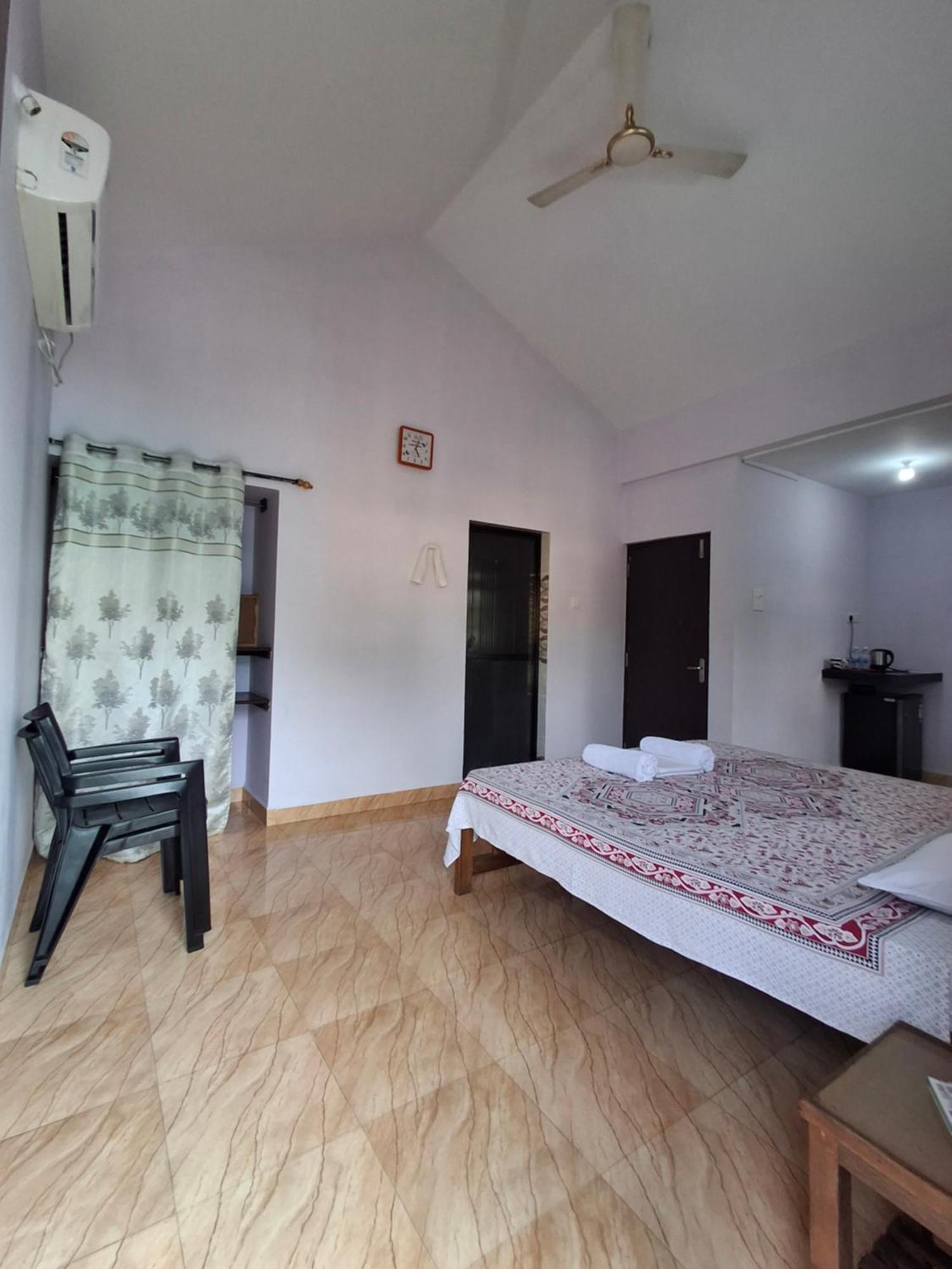 Lobo's Guesthouse Cavelossim Extérieur photo